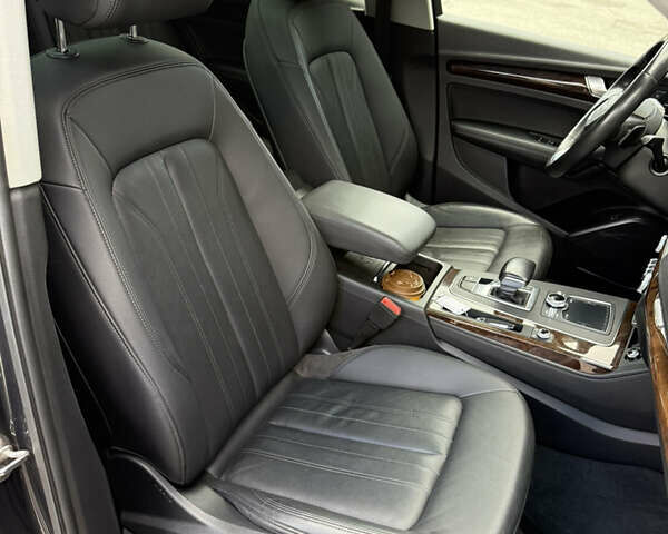 Серый Ауди Ку 5, объемом двигателя 2 л и пробегом 148 тыс. км за 27500 $, фото 11 на Automoto.ua