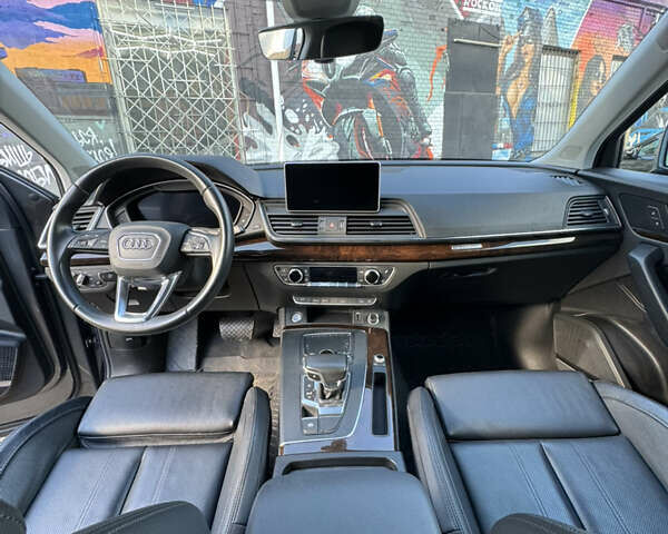 Сірий Ауді Ку 5, об'ємом двигуна 1.99 л та пробігом 104 тис. км за 28000 $, фото 17 на Automoto.ua