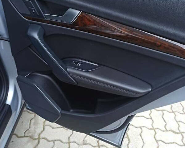 Серый Ауди Ку 5, объемом двигателя 1.98 л и пробегом 68 тыс. км за 31200 $, фото 31 на Automoto.ua