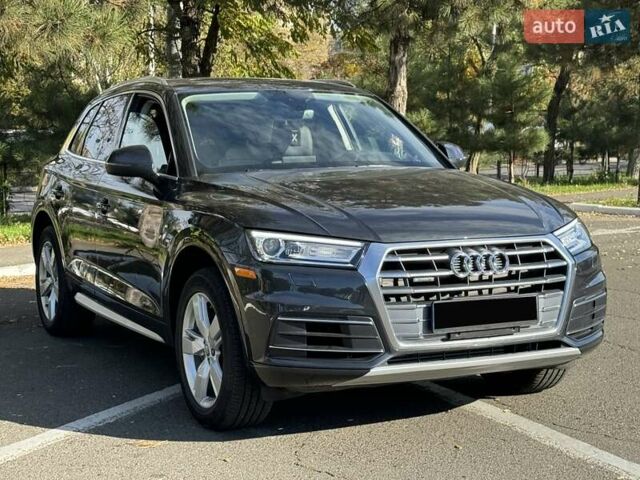 Сірий Ауді Ку 5, об'ємом двигуна 1.98 л та пробігом 63 тис. км за 27900 $, фото 1 на Automoto.ua