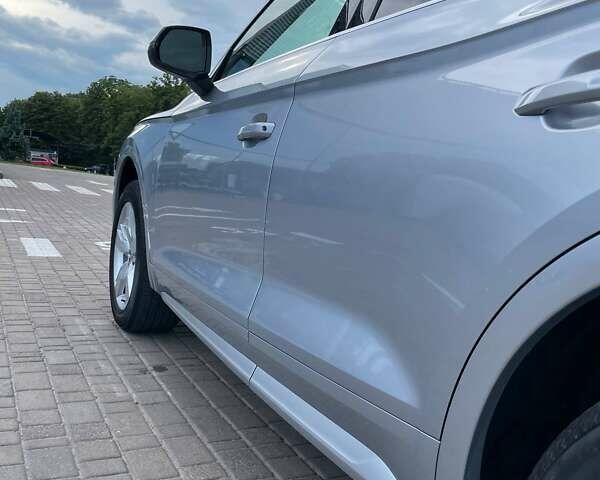 Серый Ауди Ку 5, объемом двигателя 1.98 л и пробегом 61 тыс. км за 32240 $, фото 3 на Automoto.ua