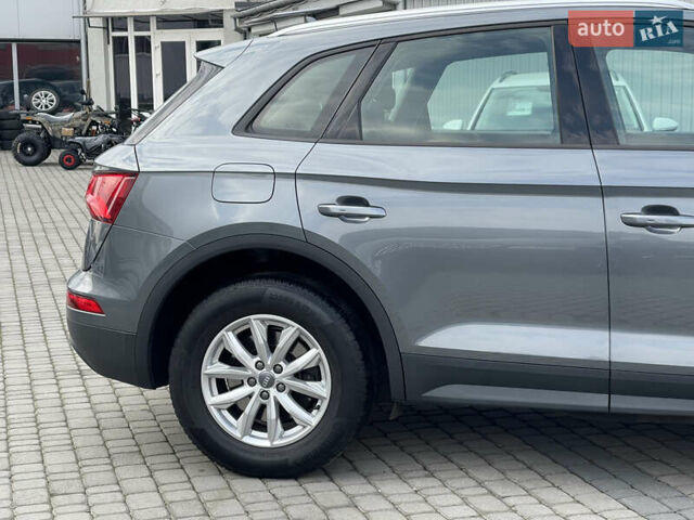 Серый Ауди Ку 5, объемом двигателя 1.97 л и пробегом 204 тыс. км за 28400 $, фото 9 на Automoto.ua