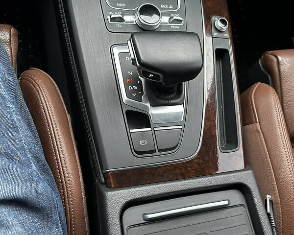 Серый Ауди Ку 5, объемом двигателя 1.98 л и пробегом 89 тыс. км за 28000 $, фото 12 на Automoto.ua