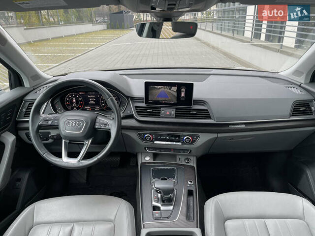 Сірий Ауді Ку 5, об'ємом двигуна 2 л та пробігом 300 тис. км за 21000 $, фото 24 на Automoto.ua