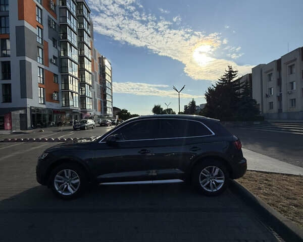 Серый Ауди Ку 5, объемом двигателя 1.98 л и пробегом 168 тыс. км за 23400 $, фото 3 на Automoto.ua