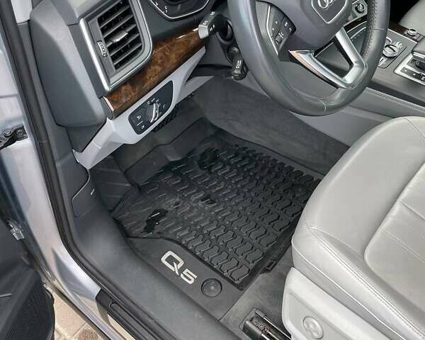 Серый Ауди Ку 5, объемом двигателя 1.98 л и пробегом 61 тыс. км за 32240 $, фото 13 на Automoto.ua