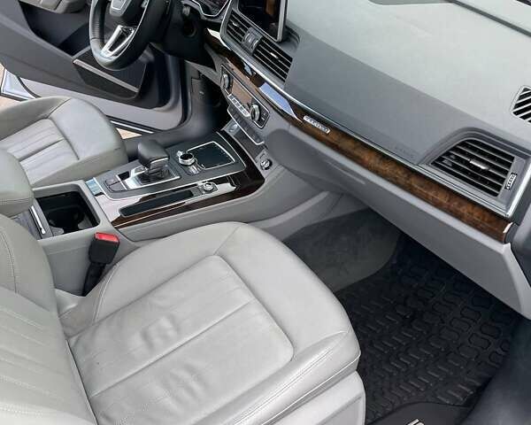 Серый Ауди Ку 5, объемом двигателя 1.98 л и пробегом 61 тыс. км за 32240 $, фото 16 на Automoto.ua