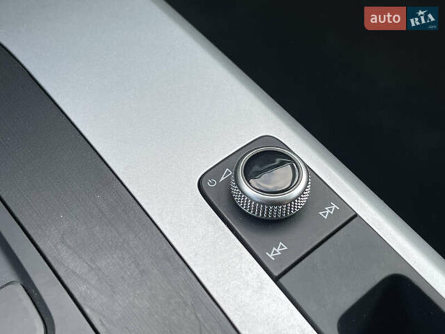 Серый Ауди Ку 5, объемом двигателя 1.97 л и пробегом 204 тыс. км за 28400 $, фото 30 на Automoto.ua