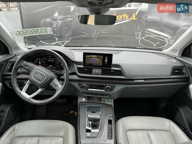 Серый Ауди Ку 5, объемом двигателя 2 л и пробегом 129 тыс. км за 19200 $, фото 19 на Automoto.ua