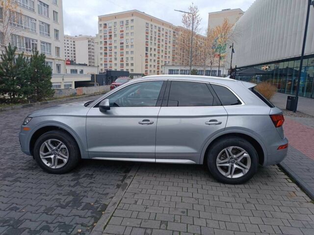 Серый Ауди Ку 5, объемом двигателя 2 л и пробегом 165 тыс. км за 21900 $, фото 1 на Automoto.ua