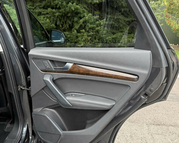 Серый Ауди Ку 5, объемом двигателя 2 л и пробегом 148 тыс. км за 27500 $, фото 13 на Automoto.ua