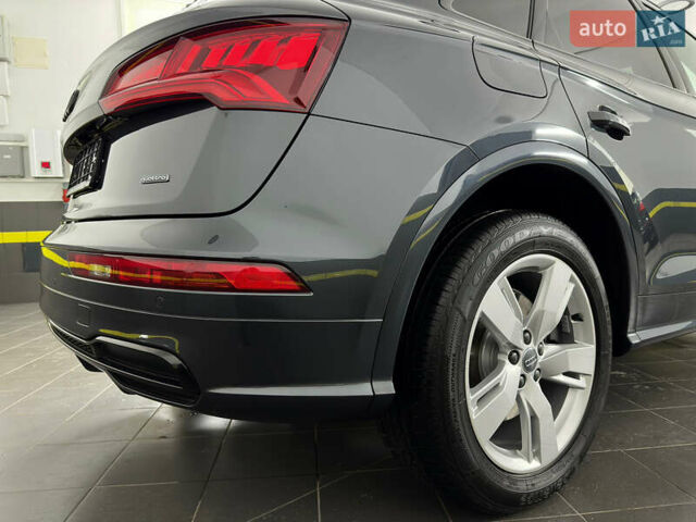 Сірий Ауді Ку 5, об'ємом двигуна 2 л та пробігом 79 тис. км за 43999 $, фото 38 на Automoto.ua