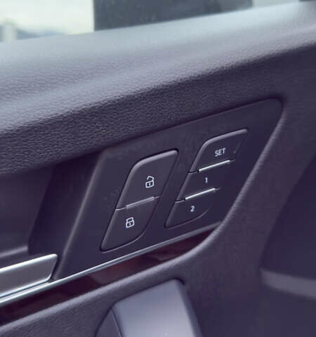 Серый Ауди Ку 5, объемом двигателя 1.98 л и пробегом 103 тыс. км за 28999 $, фото 16 на Automoto.ua