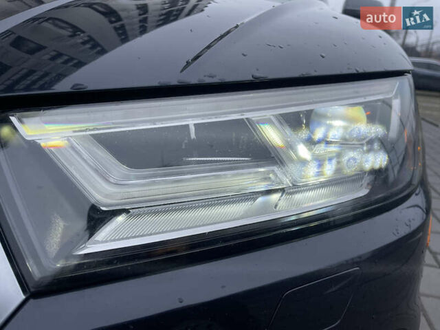 Сірий Ауді Ку 5, об'ємом двигуна 2 л та пробігом 300 тис. км за 19900 $, фото 16 на Automoto.ua