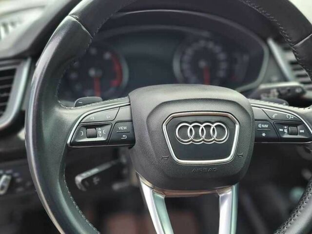 Серый Ауди Ку 5, объемом двигателя 2 л и пробегом 118 тыс. км за 17000 $, фото 4 на Automoto.ua