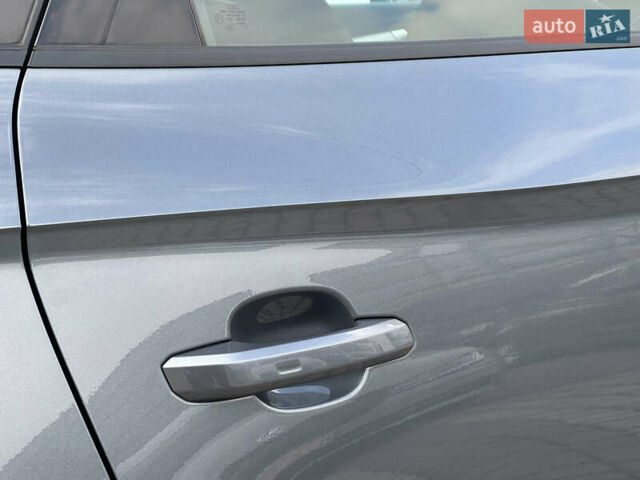 Серый Ауди Ку 5, объемом двигателя 1.97 л и пробегом 204 тыс. км за 28400 $, фото 8 на Automoto.ua