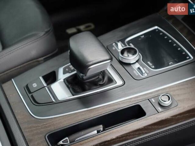 Серый Ауди Ку 5, объемом двигателя 1.98 л и пробегом 164 тыс. км за 37500 $, фото 63 на Automoto.ua