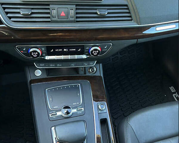 Серый Ауди Ку 5, объемом двигателя 1.98 л и пробегом 55 тыс. км за 27800 $, фото 50 на Automoto.ua