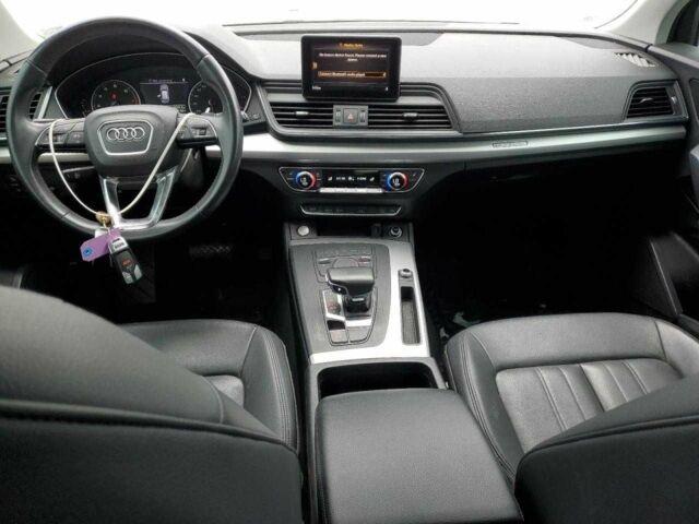 Сірий Ауді Ку 5, об'ємом двигуна 2 л та пробігом 80 тис. км за 17700 $, фото 10 на Automoto.ua