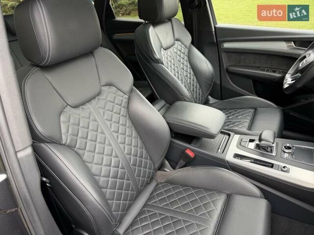 Серый Ауди Ку 5, объемом двигателя 2.97 л и пробегом 71 тыс. км за 53500 $, фото 88 на Automoto.ua