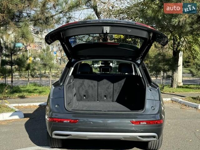 Сірий Ауді Ку 5, об'ємом двигуна 1.98 л та пробігом 63 тис. км за 27900 $, фото 16 на Automoto.ua