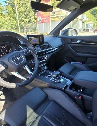 Сірий Ауді Ку 5, об'ємом двигуна 2 л та пробігом 56 тис. км за 33000 $, фото 3 на Automoto.ua