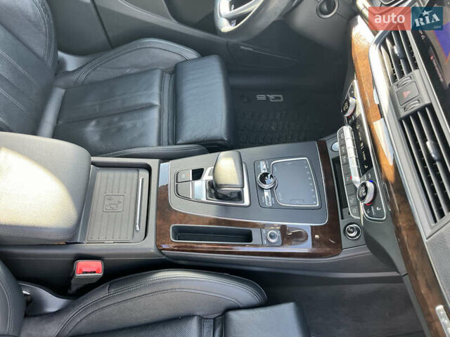 Серый Ауди Ку 5, объемом двигателя 1.98 л и пробегом 85 тыс. км за 27500 $, фото 46 на Automoto.ua