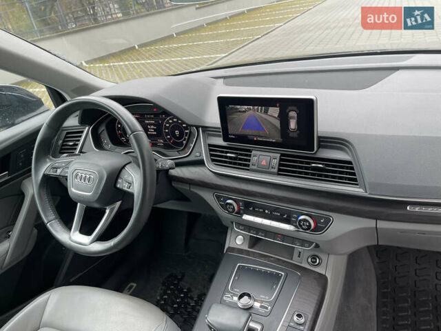 Сірий Ауді Ку 5, об'ємом двигуна 2 л та пробігом 300 тис. км за 19900 $, фото 32 на Automoto.ua