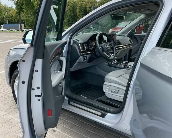 Серый Ауди Ку 5, объемом двигателя 1.98 л и пробегом 61 тыс. км за 32240 $, фото 12 на Automoto.ua