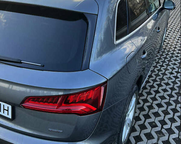 Серый Ауди Ку 5, объемом двигателя 1.98 л и пробегом 55 тыс. км за 27800 $, фото 29 на Automoto.ua