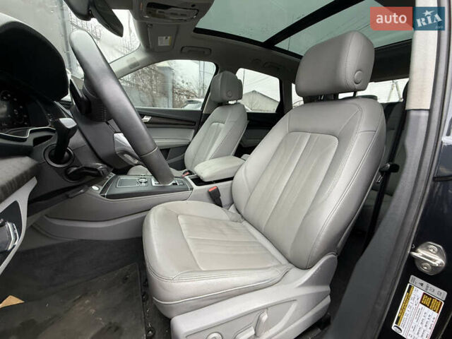 Серый Ауди Ку 5, объемом двигателя 2 л и пробегом 129 тыс. км за 19200 $, фото 12 на Automoto.ua