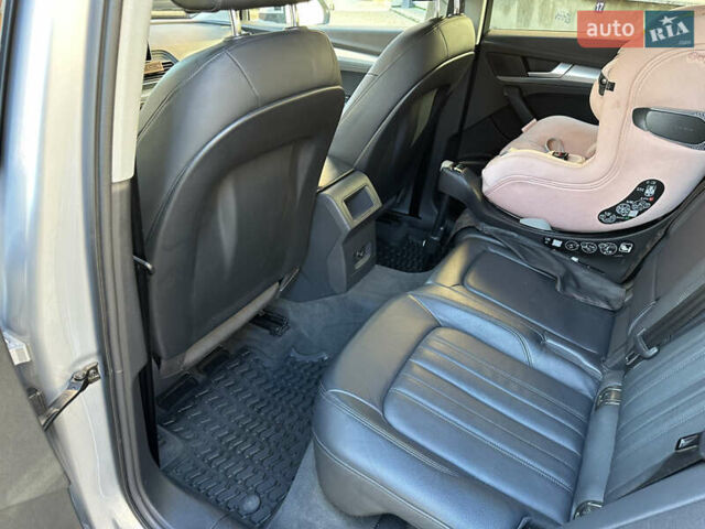 Серый Ауди Ку 5, объемом двигателя 1.97 л и пробегом 85 тыс. км за 38000 $, фото 18 на Automoto.ua