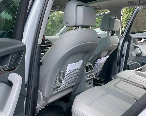 Серый Ауди Ку 5, объемом двигателя 1.98 л и пробегом 61 тыс. км за 32240 $, фото 19 на Automoto.ua