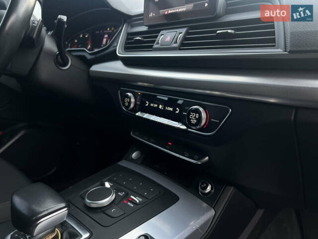 Серый Ауди Ку 5, объемом двигателя 1.97 л и пробегом 168 тыс. км за 30999 $, фото 23 на Automoto.ua