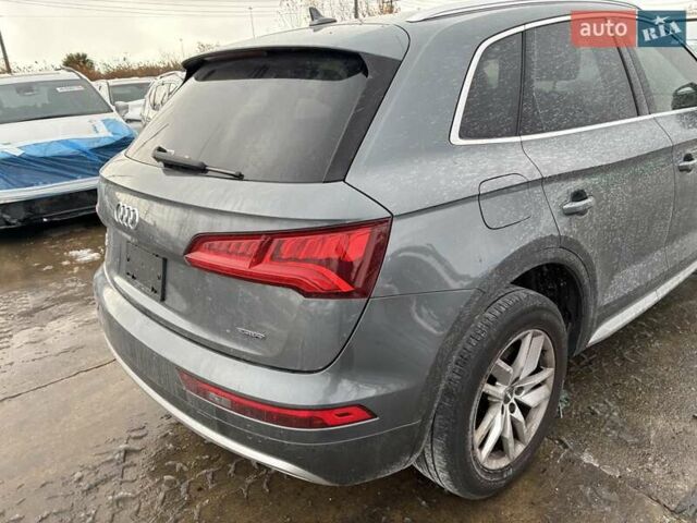 Сірий Ауді Ку 5, об'ємом двигуна 1.98 л та пробігом 81 тис. км за 18500 $, фото 6 на Automoto.ua