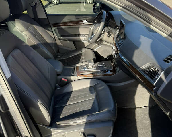 Серый Ауди Ку 5, объемом двигателя 1.98 л и пробегом 168 тыс. км за 23400 $, фото 10 на Automoto.ua