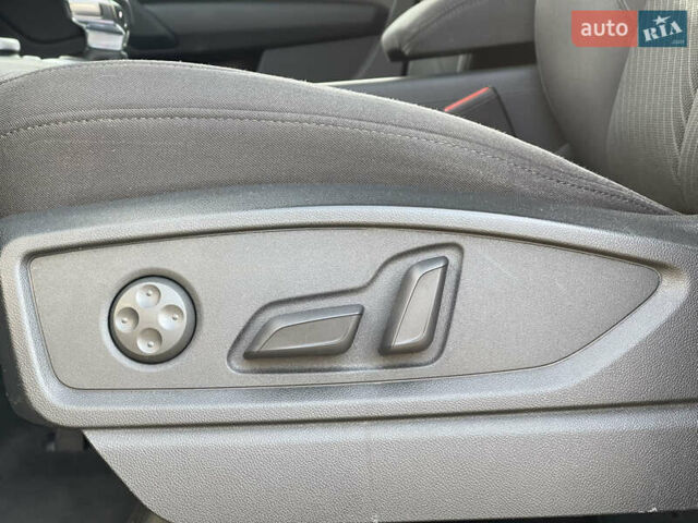 Серый Ауди Ку 5, объемом двигателя 1.97 л и пробегом 204 тыс. км за 28400 $, фото 29 на Automoto.ua