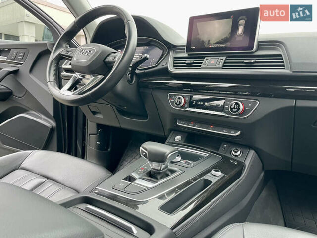 Серый Ауди Ку 5, объемом двигателя 1.98 л и пробегом 189 тыс. км за 23700 $, фото 25 на Automoto.ua