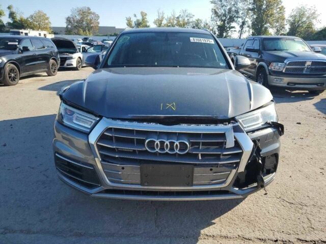 Сірий Ауді Ку 5, об'ємом двигуна 2 л та пробігом 80 тис. км за 17700 $, фото 3 на Automoto.ua