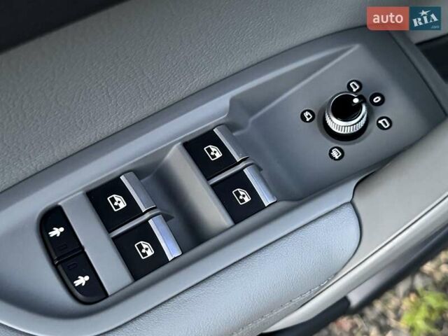 Сірий Ауді Ку 5, об'ємом двигуна 2 л та пробігом 220 тис. км за 29900 $, фото 69 на Automoto.ua