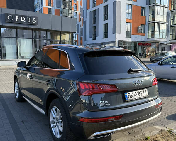 Серый Ауди Ку 5, объемом двигателя 1.98 л и пробегом 168 тыс. км за 23400 $, фото 1 на Automoto.ua