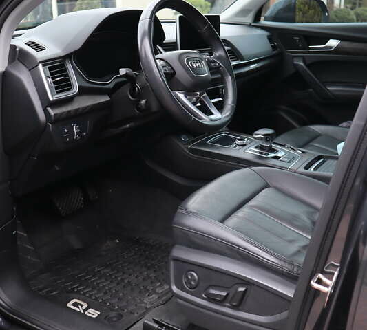 Серый Ауди Ку 5, объемом двигателя 1.98 л и пробегом 164 тыс. км за 37500 $, фото 5 на Automoto.ua