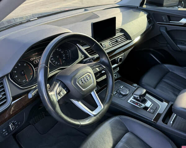 Серый Ауди Ку 5, объемом двигателя 1.98 л и пробегом 168 тыс. км за 23400 $, фото 8 на Automoto.ua