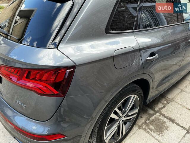 Серый Ауди Ку 5, объемом двигателя 2 л и пробегом 204 тыс. км за 29500 $, фото 20 на Automoto.ua