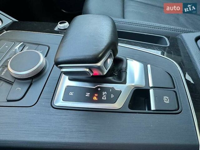 Сірий Ауді Ку 5, об'ємом двигуна 2 л та пробігом 34 тис. км за 29990 $, фото 32 на Automoto.ua