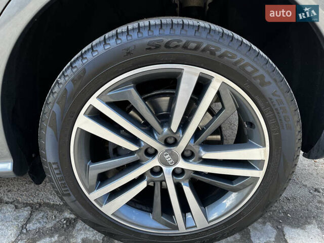 Серый Ауди Ку 5, объемом двигателя 2 л и пробегом 204 тыс. км за 29500 $, фото 21 на Automoto.ua