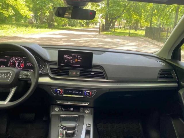 Сірий Ауді Ку 5, об'ємом двигуна 2 л та пробігом 40 тис. км за 18000 $, фото 10 на Automoto.ua