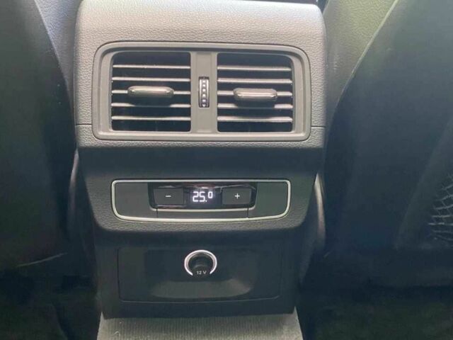 Сірий Ауді Ку 5, об'ємом двигуна 2 л та пробігом 40 тис. км за 18000 $, фото 11 на Automoto.ua