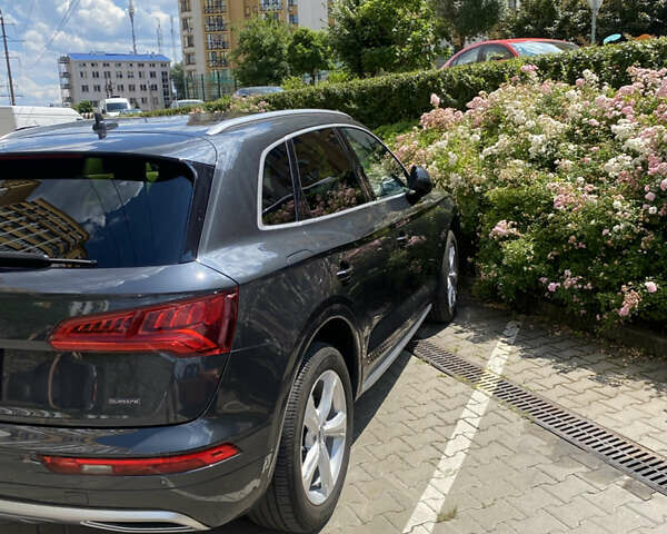 Серый Ауди Ку 5, объемом двигателя 2 л и пробегом 82 тыс. км за 31000 $, фото 4 на Automoto.ua