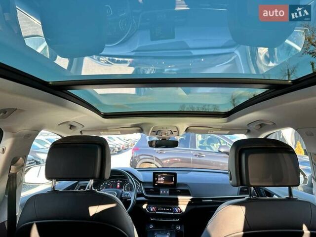 Сірий Ауді Ку 5, об'ємом двигуна 2 л та пробігом 34 тис. км за 29990 $, фото 42 на Automoto.ua